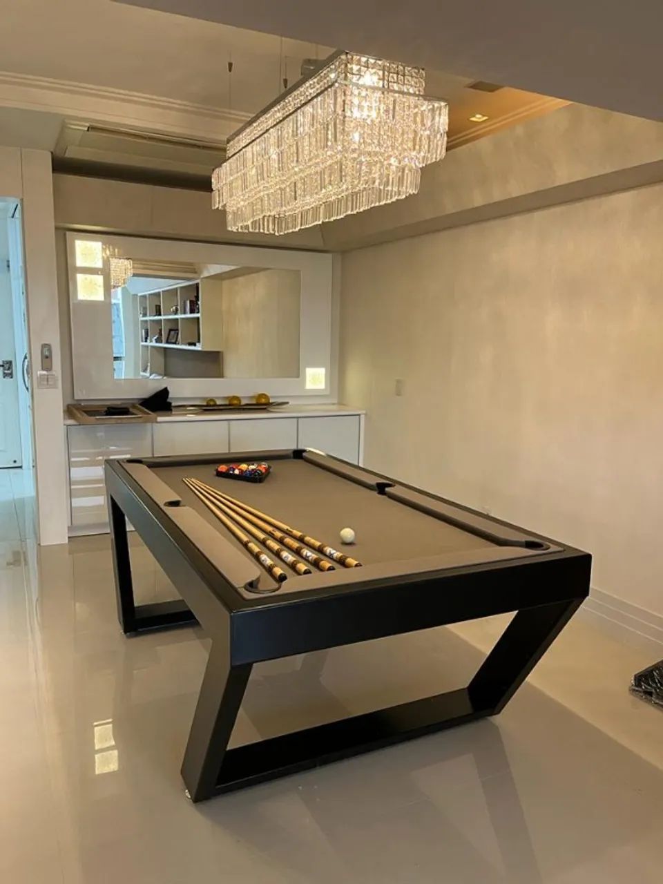 Mesa de Sinuca e jantar.