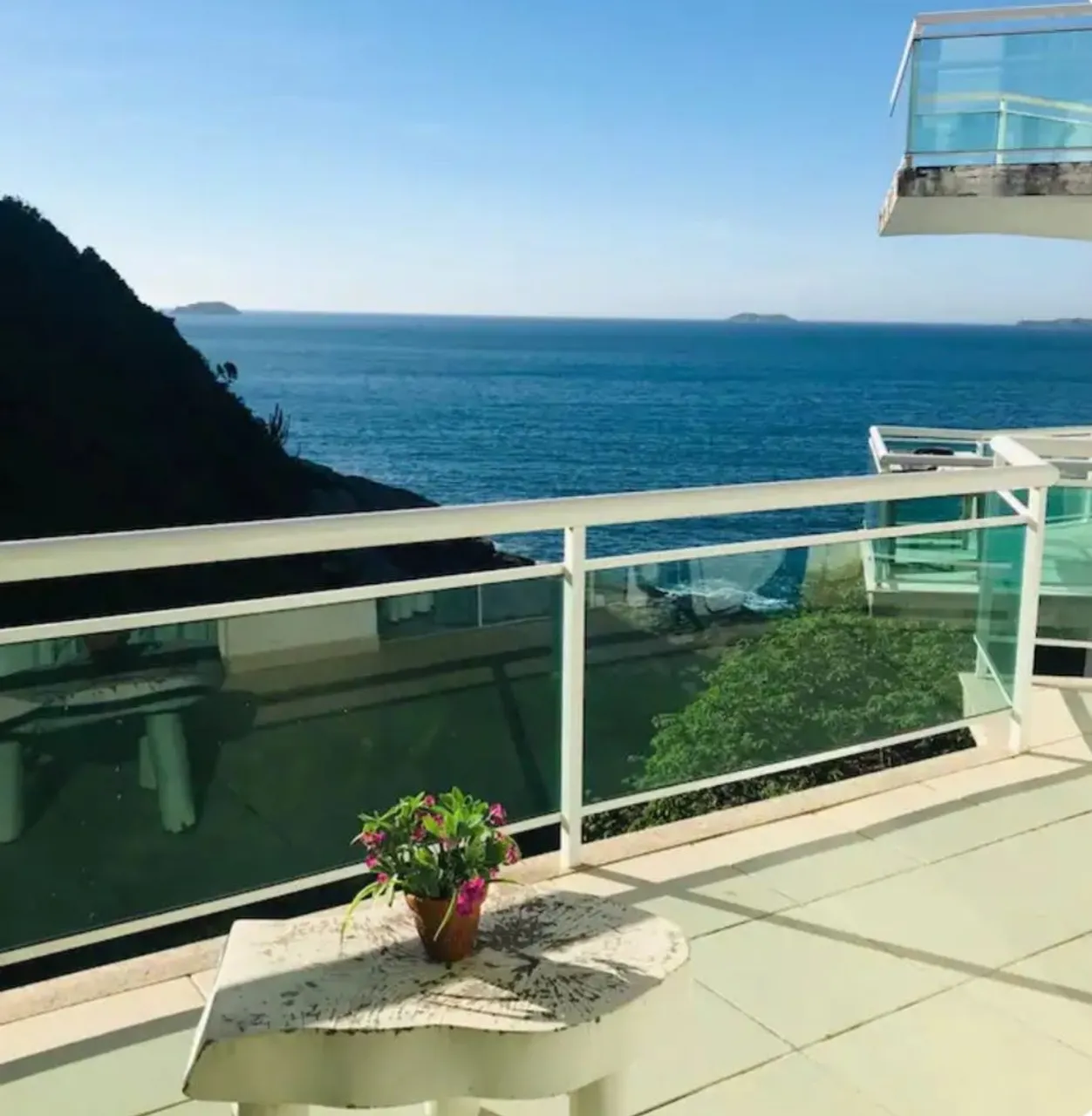 Flat 2 qtos em Búzios/Vista para o mar/Aluguel Mensal
