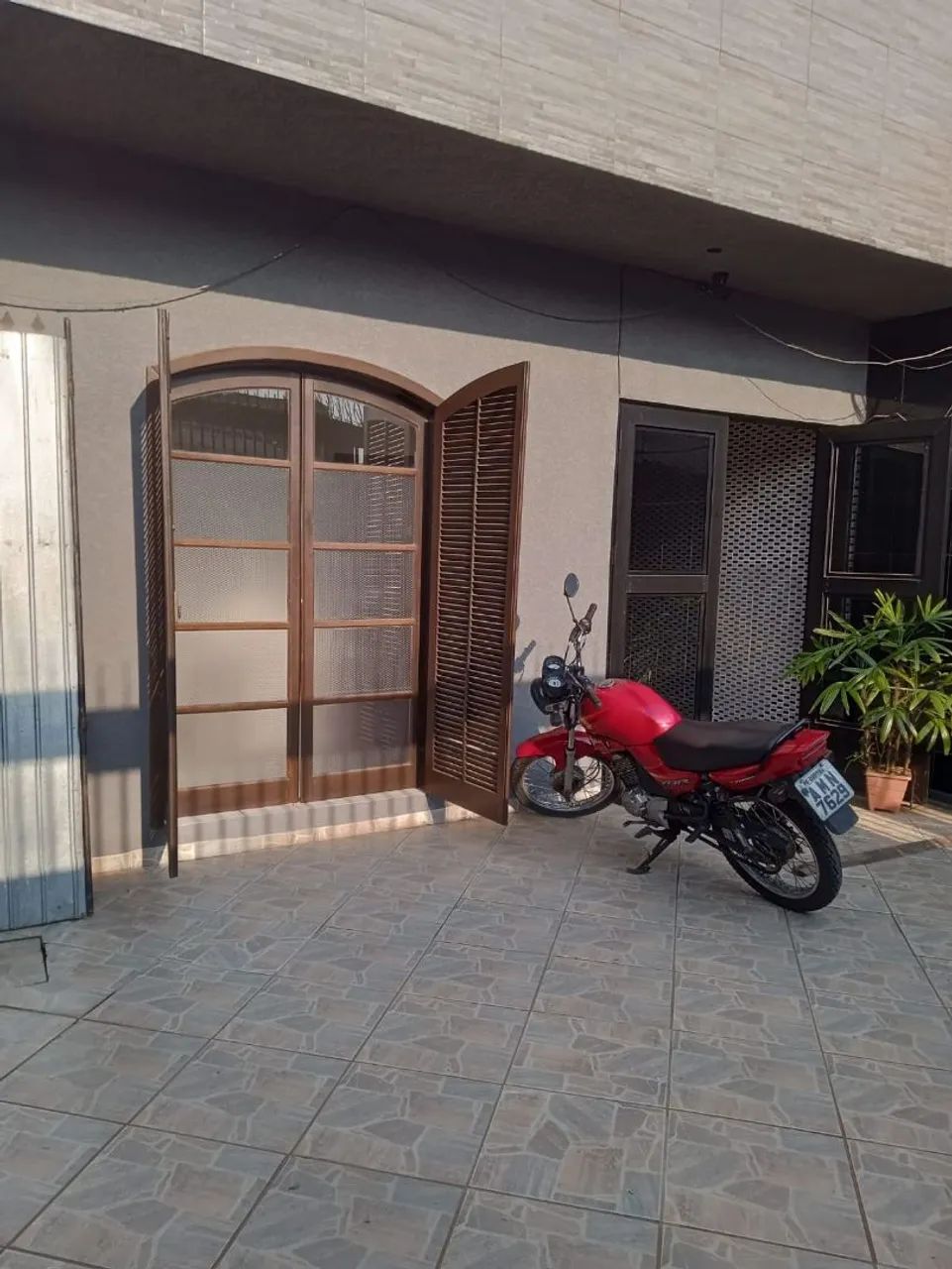 Kitnet mobiliada  e casa de fundos  - Foto 2