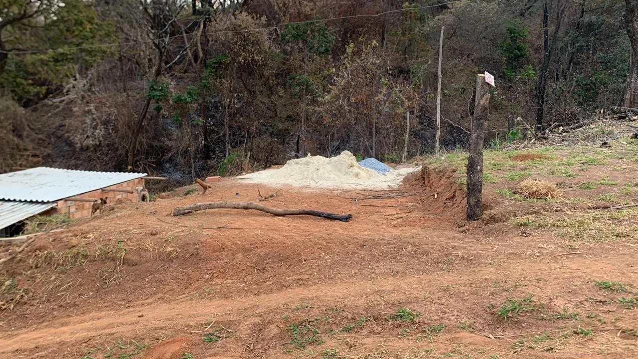 Vendo lote 30 mil a vista no bairro Getsêmani 9x20