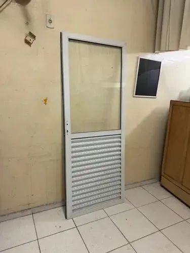 Porta de Alumínio com Vidro  - Foto 3