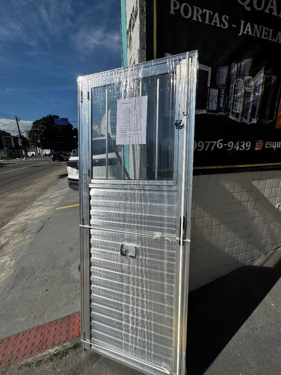 Portas de alumínio com vidro e grade 80cm - Direto da Fábrica! - Foto 3