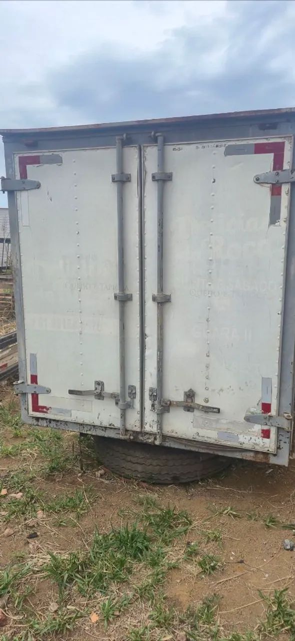 Vendo baú hr semi isolado,assoalho ferro. - Foto 3