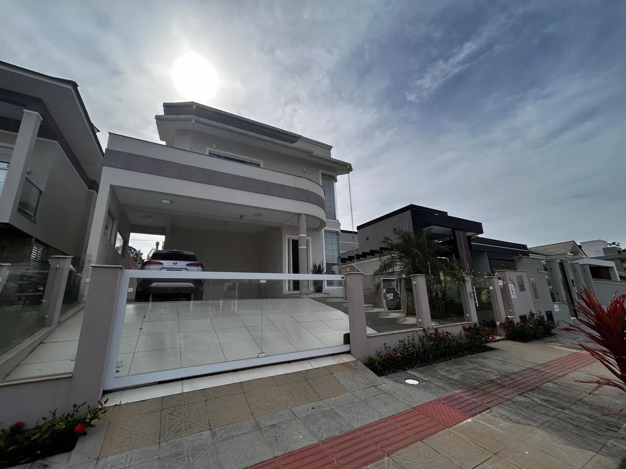 Casa na Pedra Branca a venda com 4 quartos sendo 1 suíte, 3 banheiros e 2 vagas de garagem - Foto 2