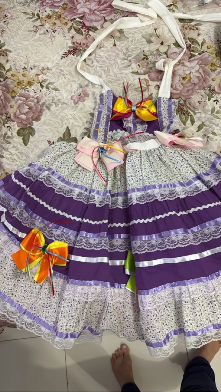 Vestido Junino Roxo com Detalhes