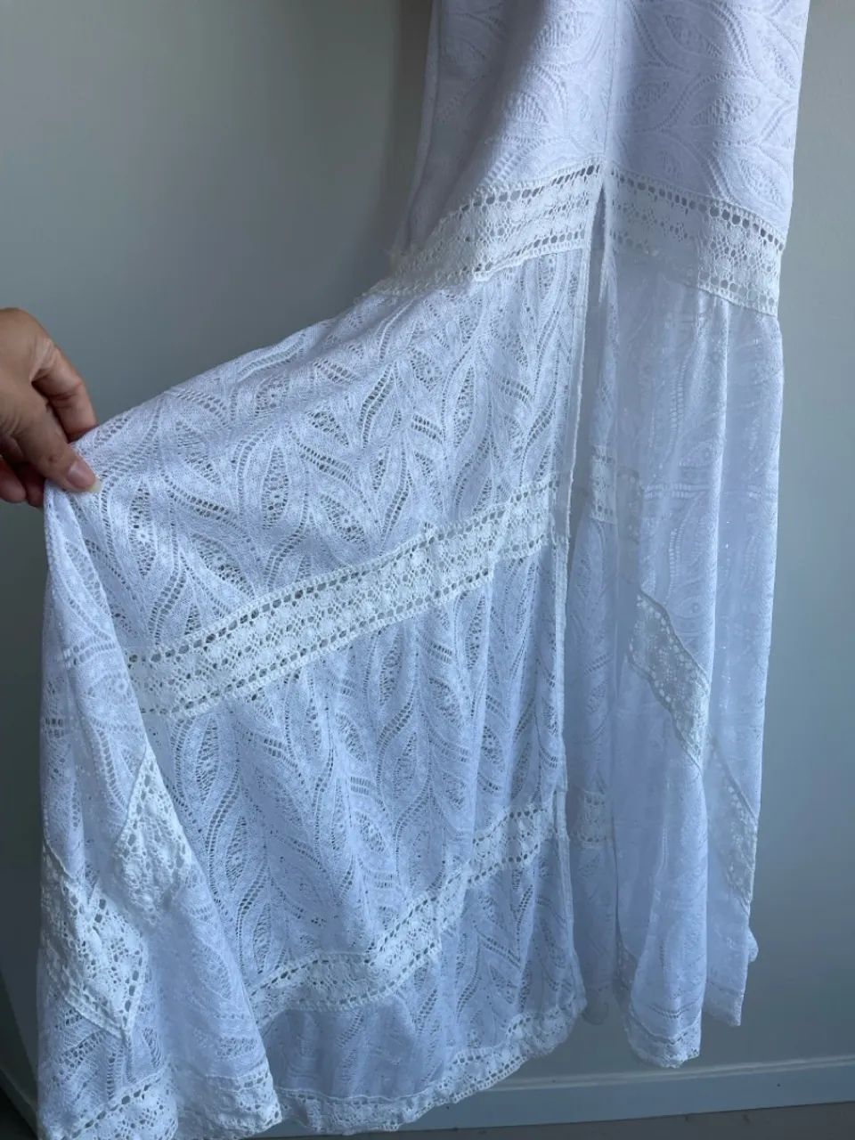 Vestido longo com recortes e renda (tamanho P) - Foto 5