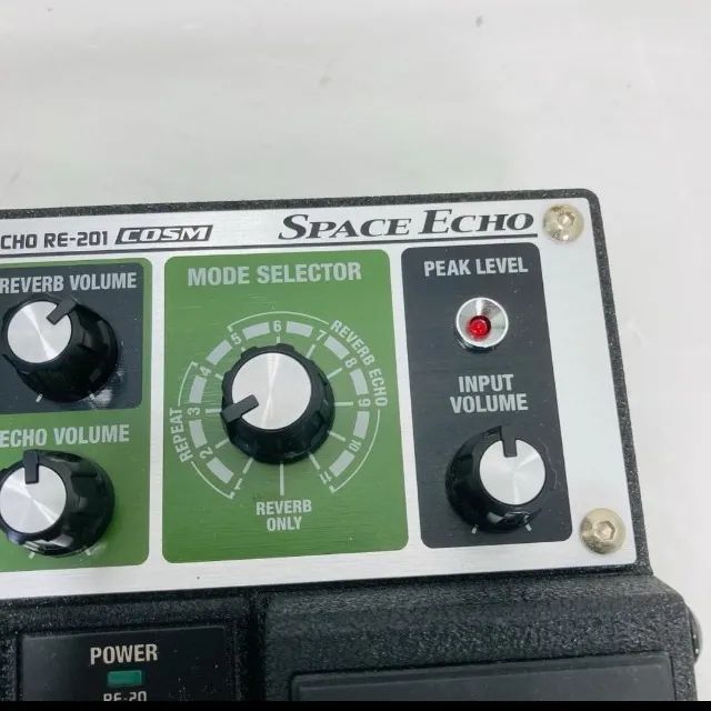 Pedaleira BOSS SPACE ECHO RE-20 - Instrumentos musicais
