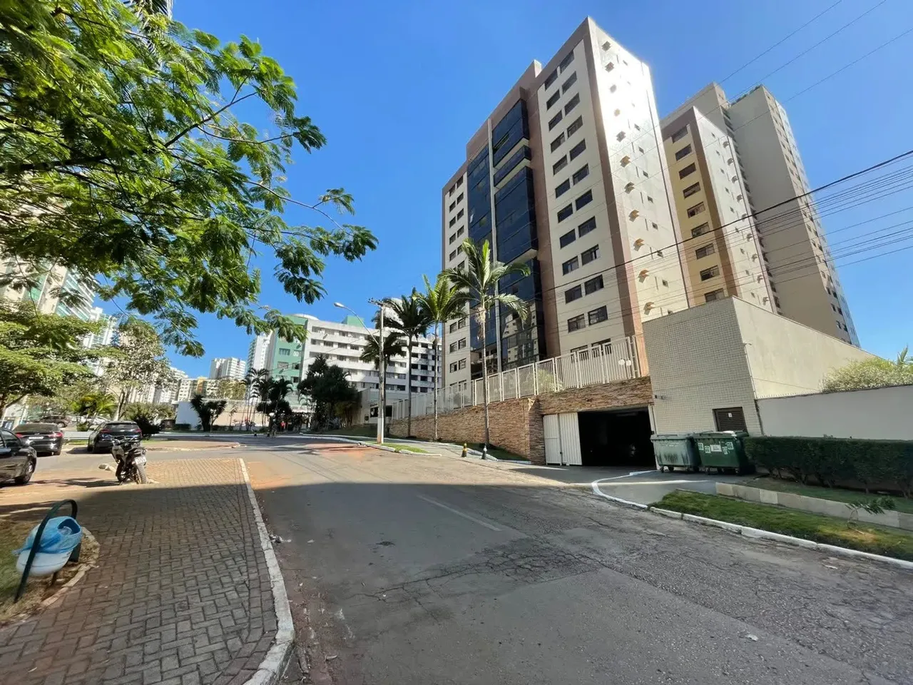 Imóvel para aluguel com 255 m2 de área construída.