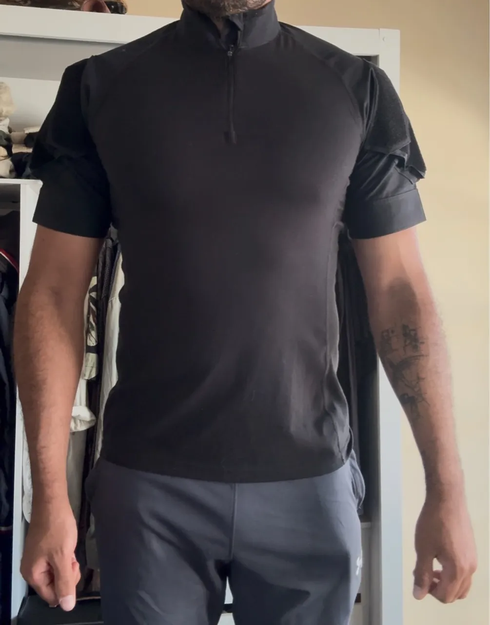 Camisa operacional Invictus Preta Tática Manga Curta com Reforço