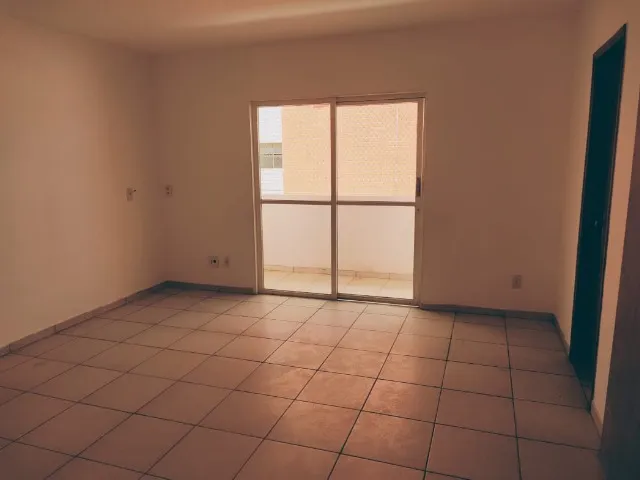 Alugo apto 4 quartos com armários, duas suítes e um banheiro, sala, cozinha e vaga