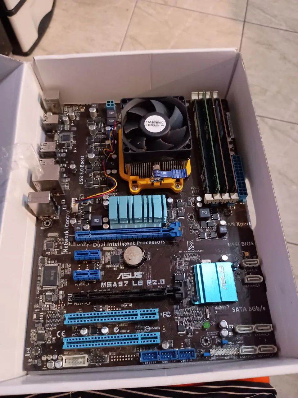 Vendo kit placa mãe processador e memória 