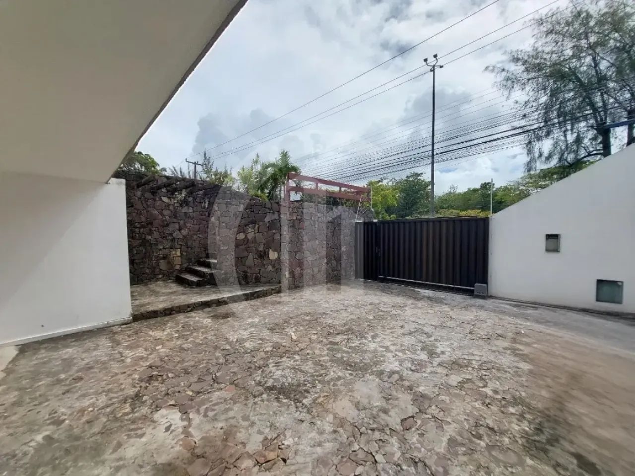 Casa Residencial ou Comercial de 350m² com 5 Quartos sendo 2 (Suítes) para Locação no Bair - Foto 2