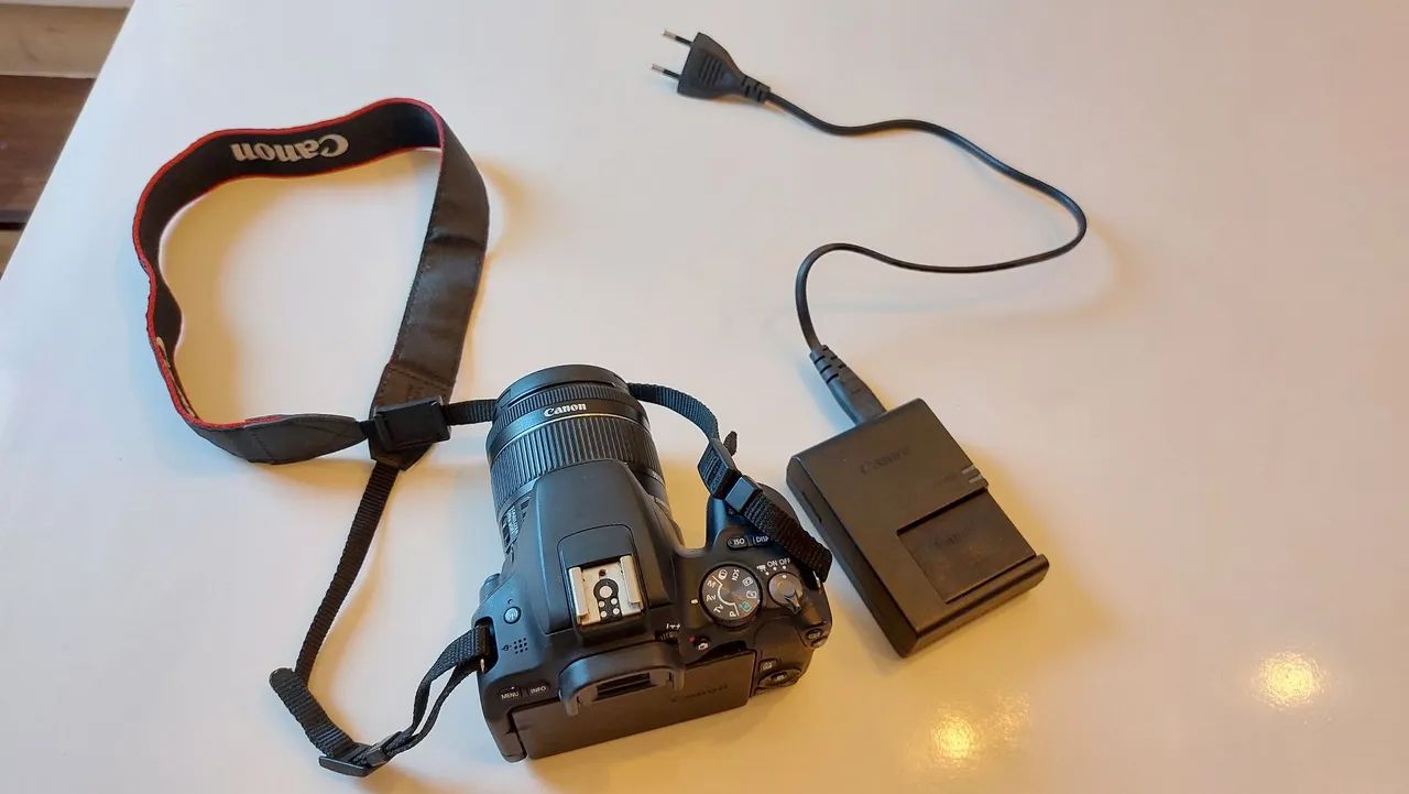 Câmera Canon EOS SL2 + Lente em ótimo estado + 2 baterias + carregador - Foto 5