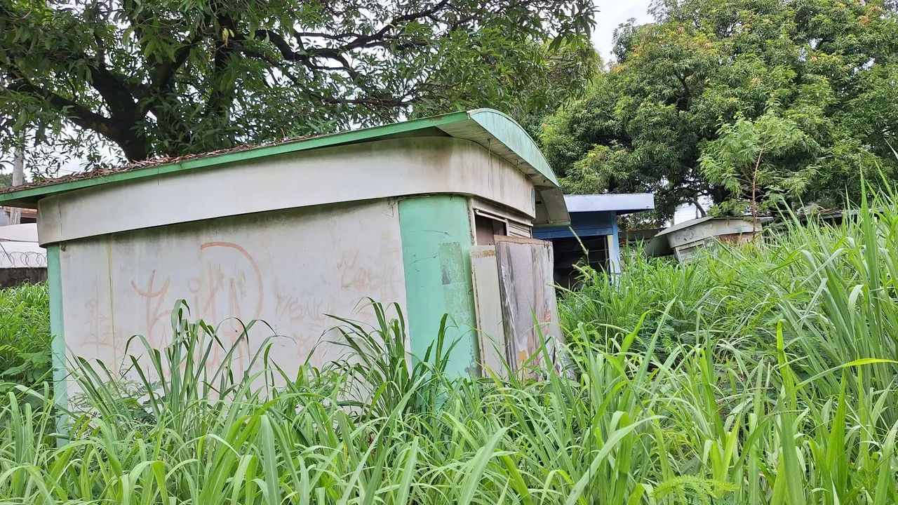 Quiosque tipo banca de revista ou trayller antigo precisando reformas 