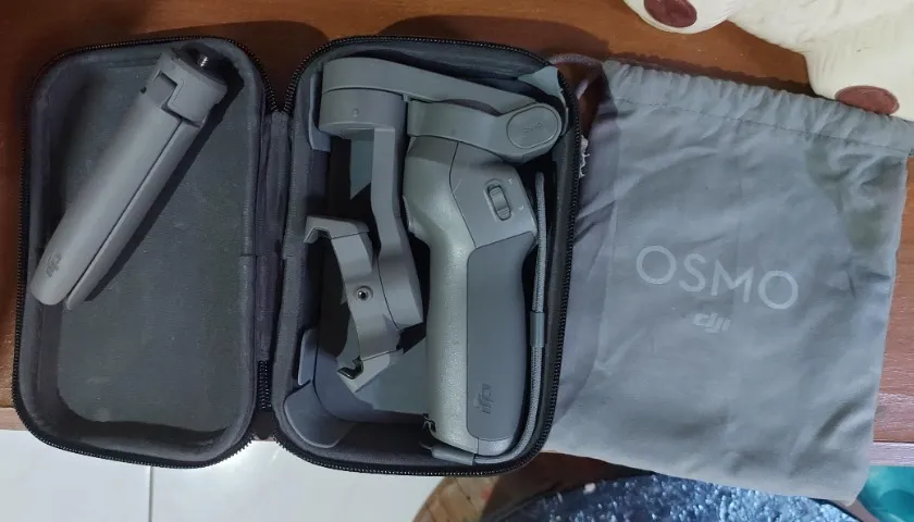 Gimbal DJI Osmo Mobile 3 - Estabilizador 3 eixos Dobrável para Celular