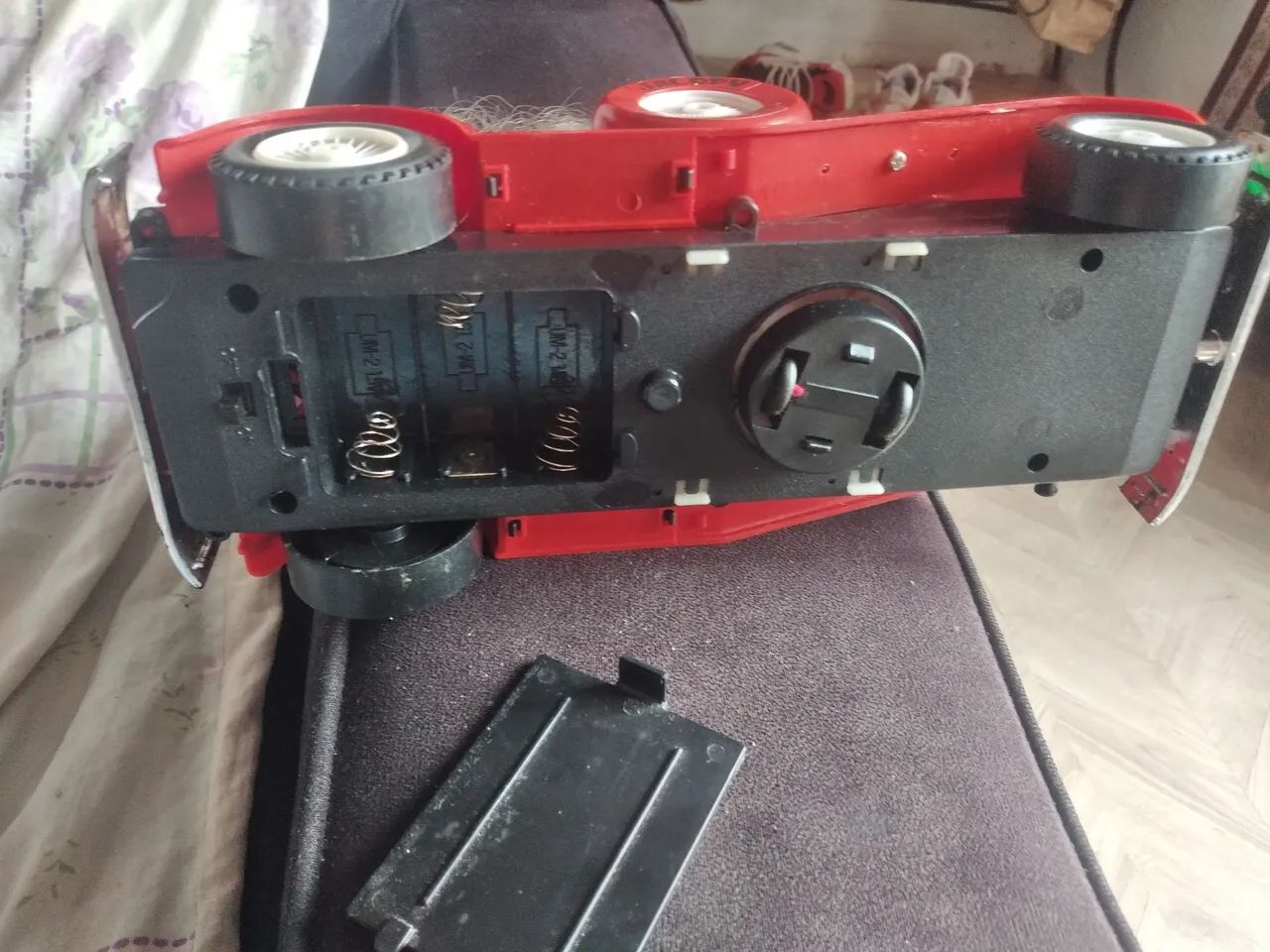 Carrinho retro movido a pilha - Foto 5