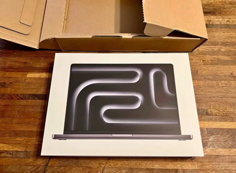 MacBook Pro 14 Lacrado M3Pro