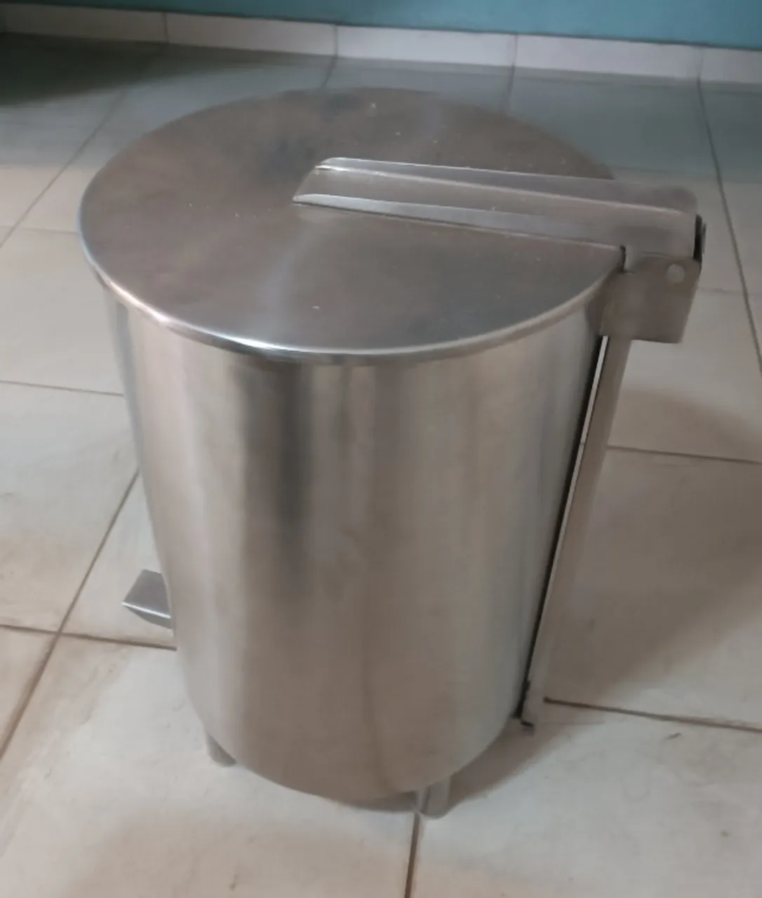 Lixeira em inox