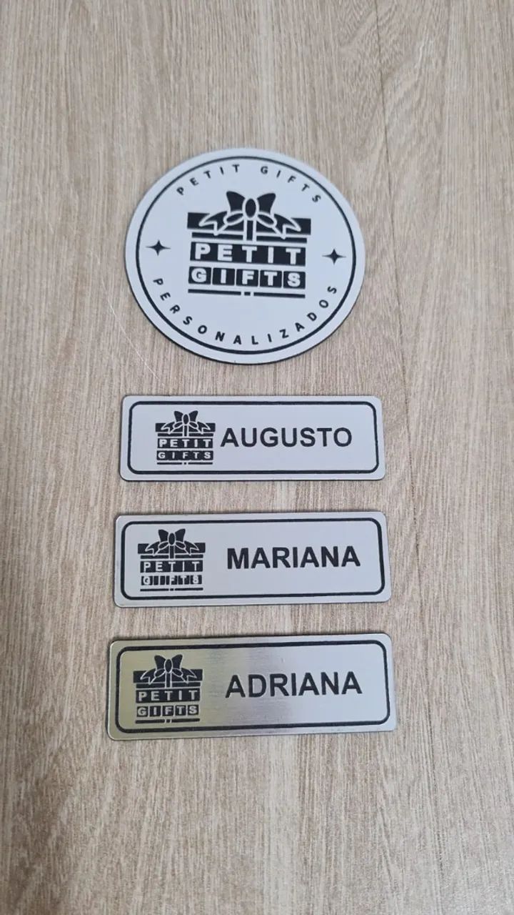 Broche crachá doutor em metal ABS 