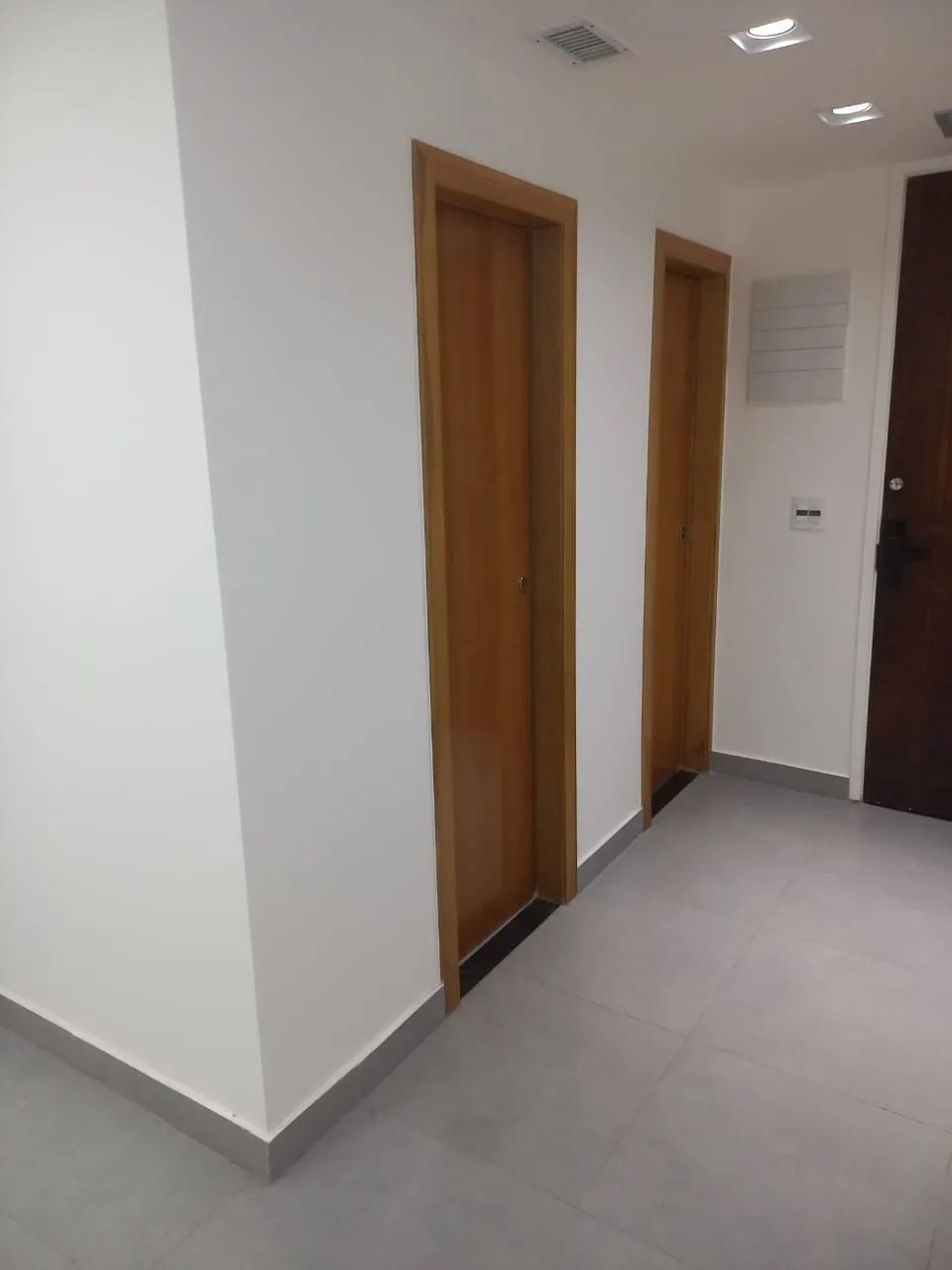 Linda Sala Comercial Completamente Reformada - Foto 9