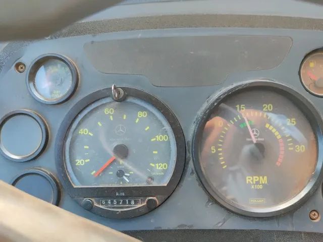 02 Onibus  MB motor dianteiro Rodoviário - Foto 14