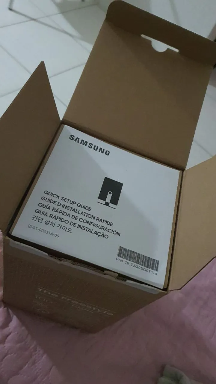 Vendo projetor samsung the frestyle 2gen exelente estado.
