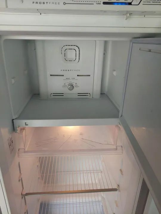 Geladeira Electrolux RFE39 Frost Free  - Foto 3