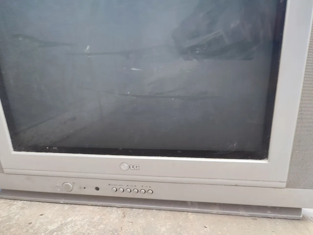 "tv de tubo" - TVs no Brasil