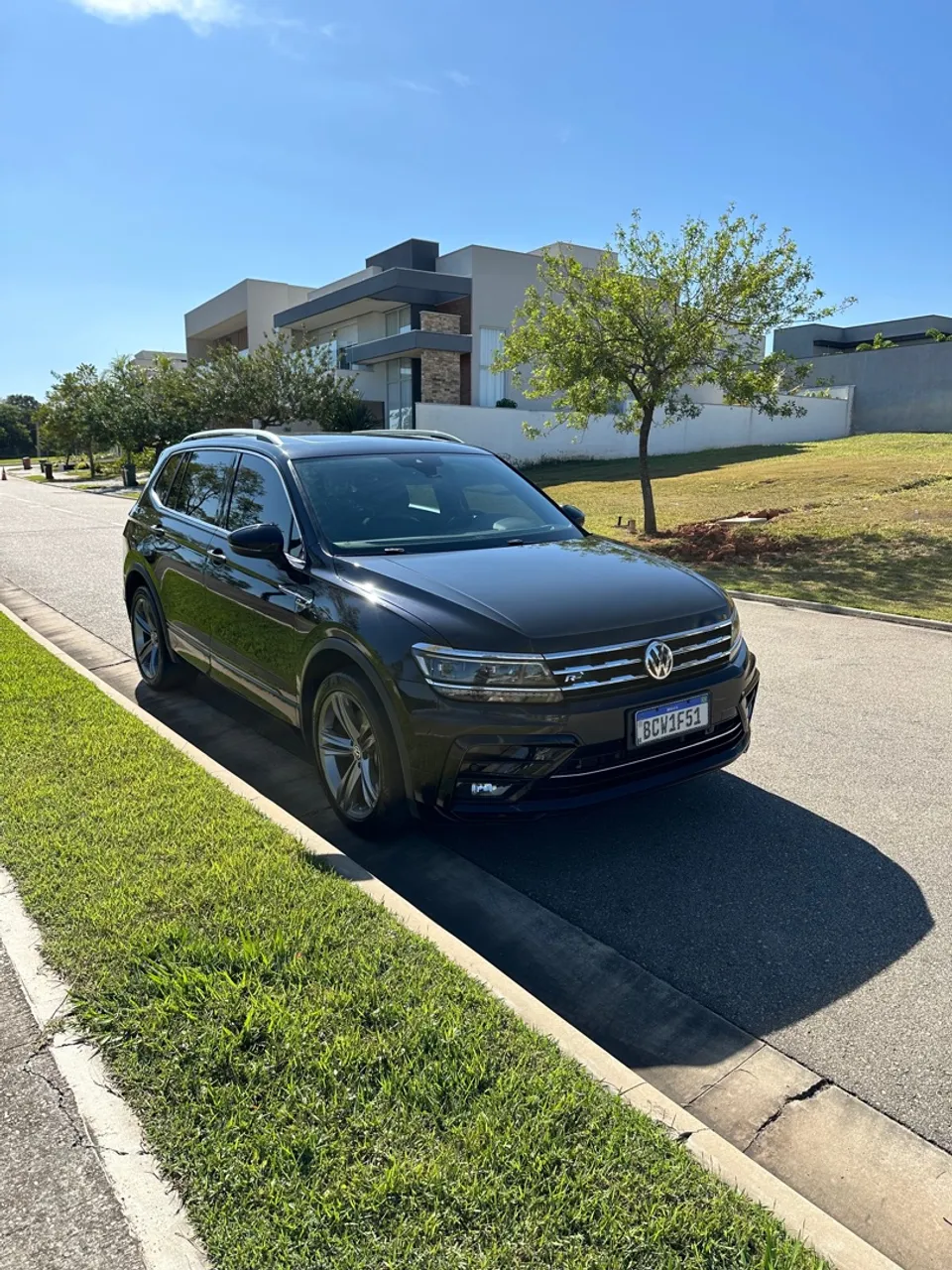 Tiguan 350 RLine Alemã c/ Teto Solar - a mais completa