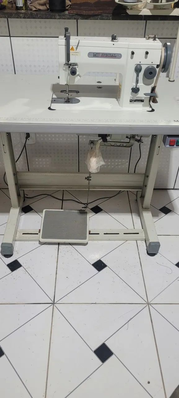 Maquina de custura zig zag 