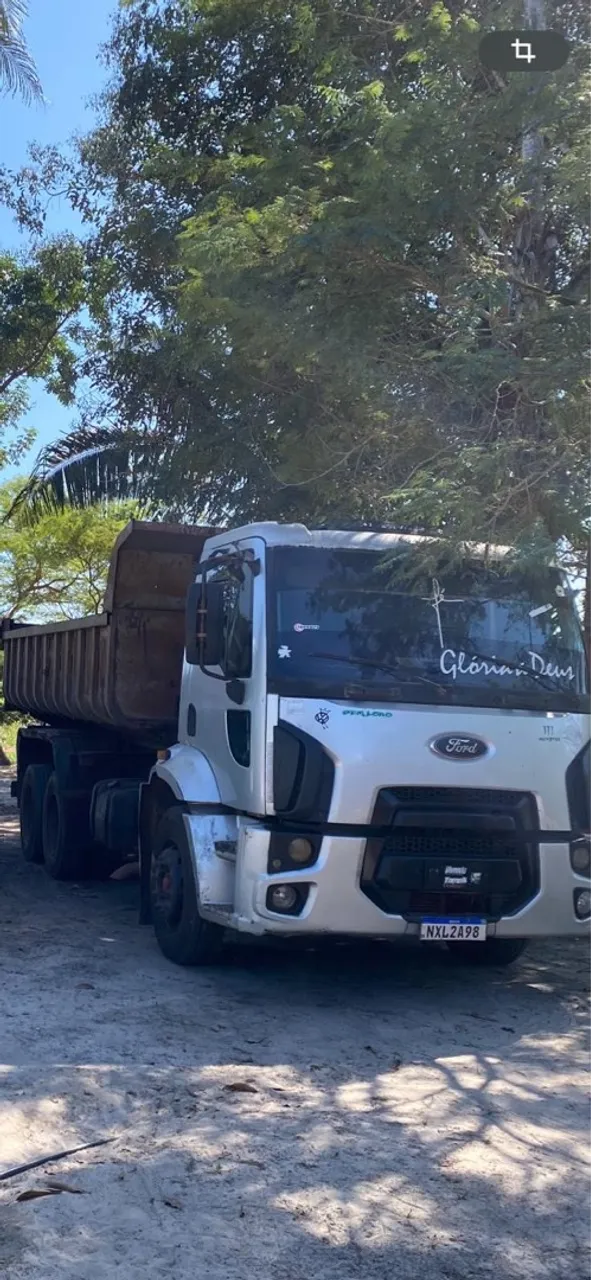 Caçamba Ford cargo 2422. Ano 2011