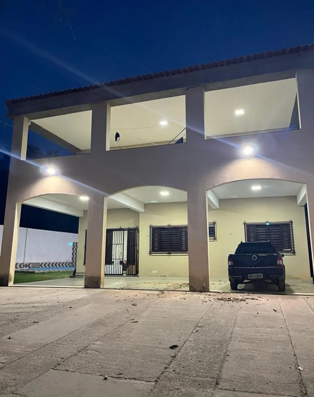 VENDO BELÍSSIMA CASA NA PIRÂMIDE
