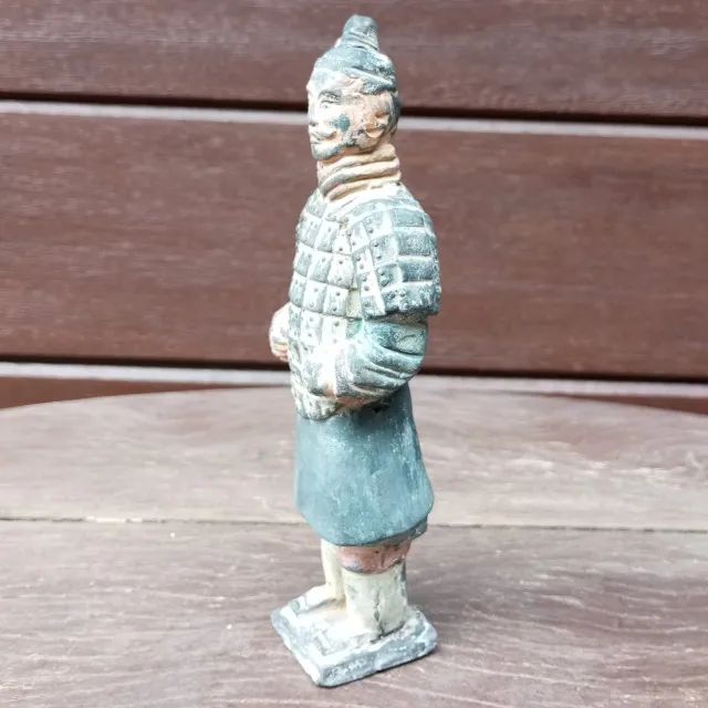 Guerreiro chinês feito em terracota - década de 1950 - Foto 3