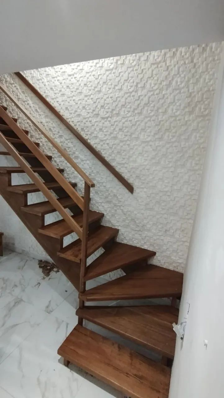 Escada de madeira de lei.  Sob medida  - Foto 2