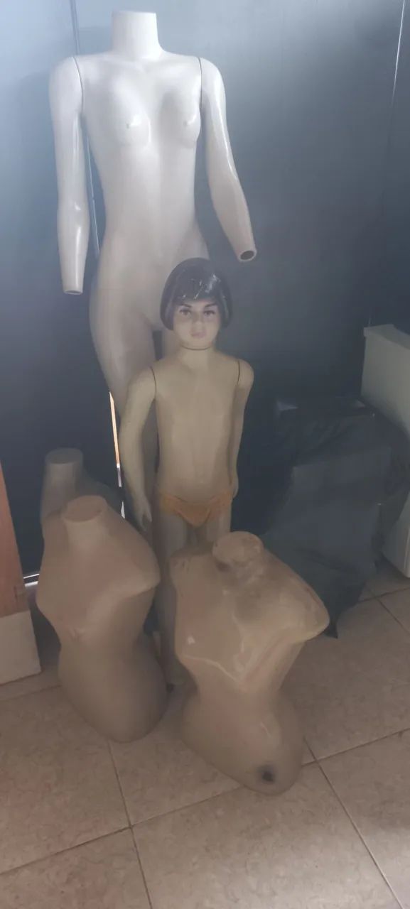 CONJUNTO DE MANEQUINS EM PERFEITO ESTADO  - Foto 2