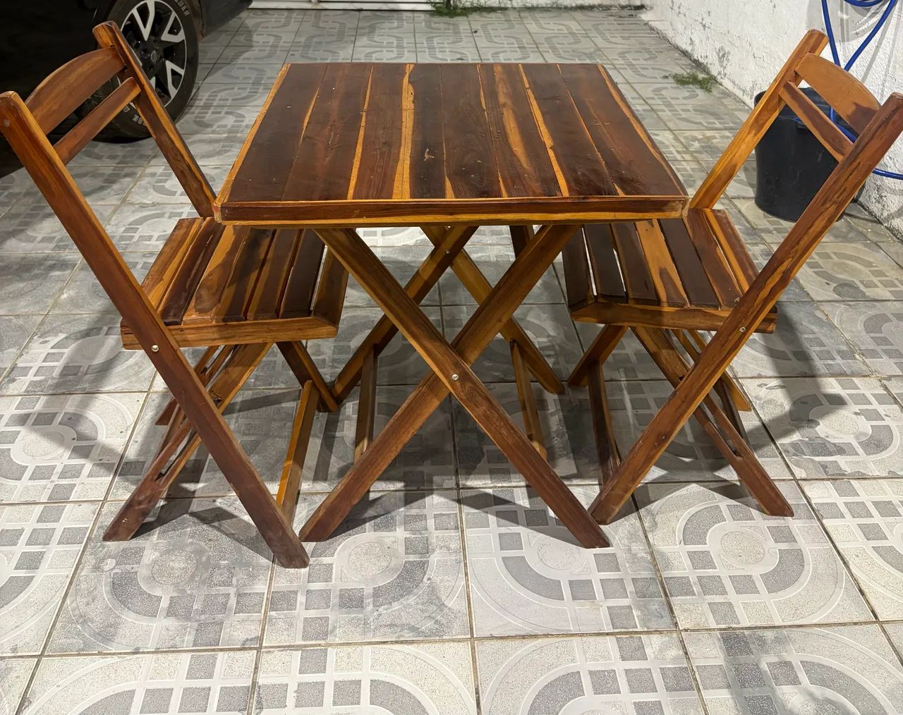 Mesa de madeira - conjunto de mesa