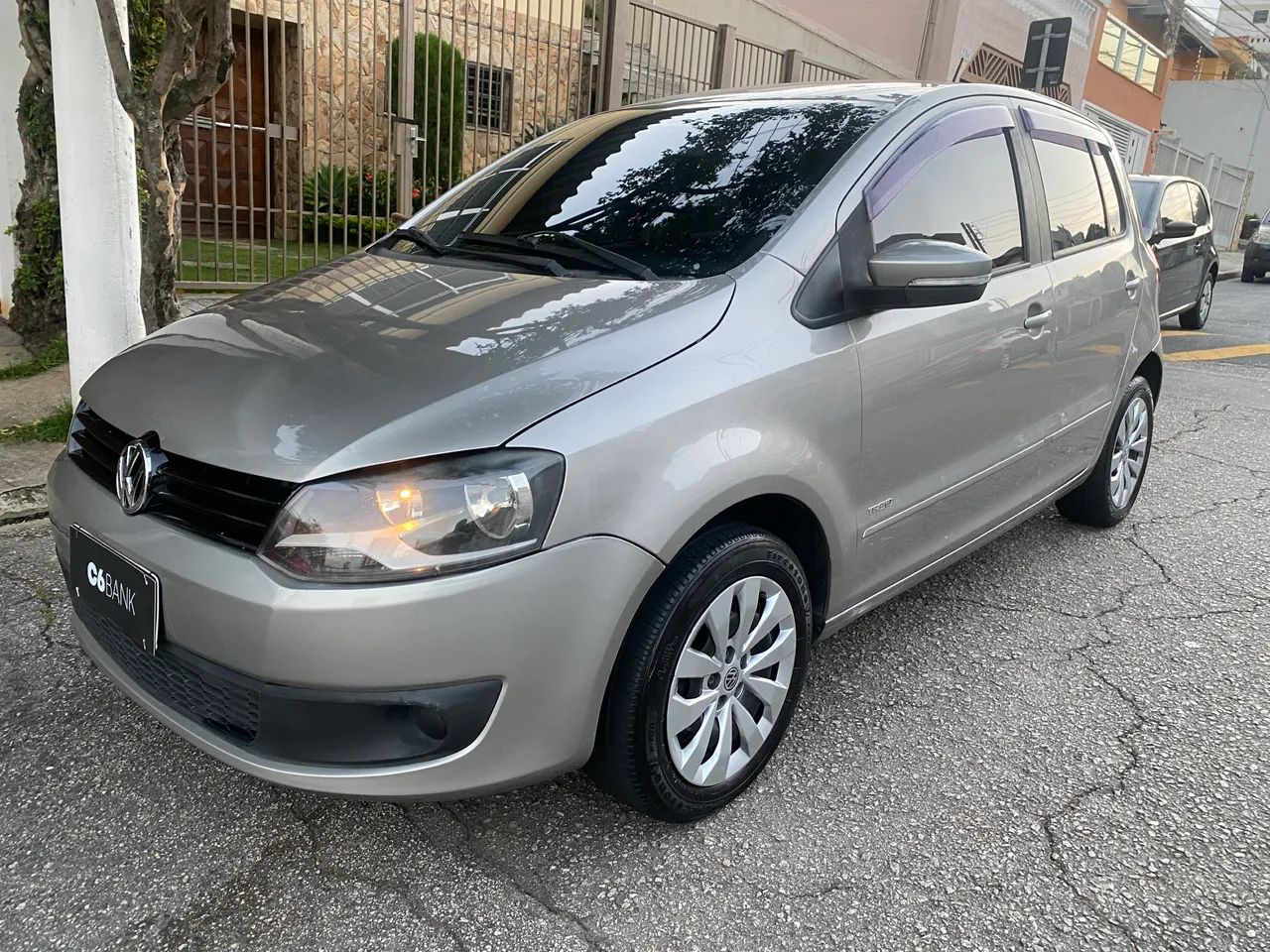 Volkswagen Fox Fox 1.0 Mi Total Flex 8V 3p 2013