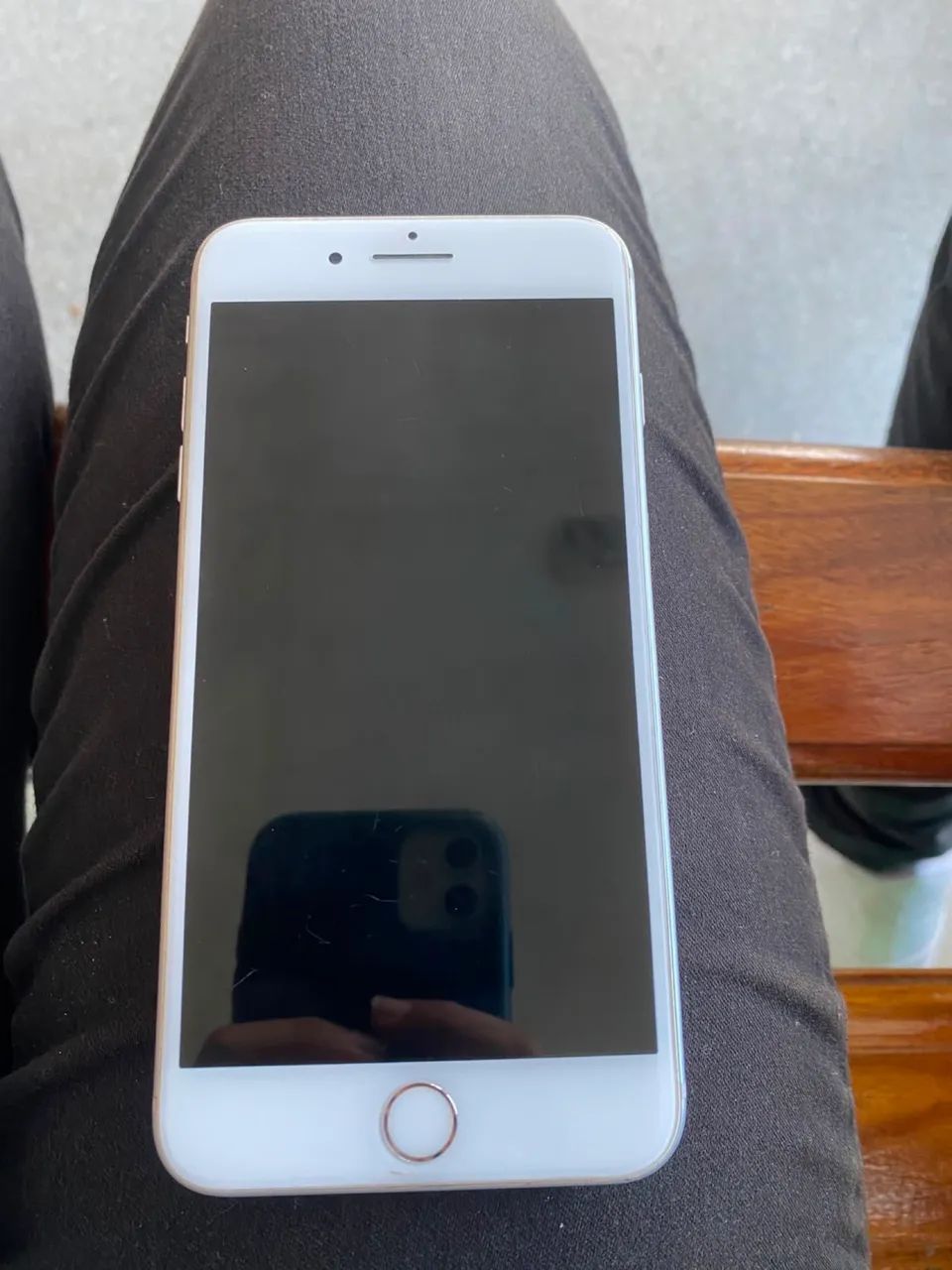 Vendo iPhone 8 Plus bem conservado e tudo funcionando  - Foto 2