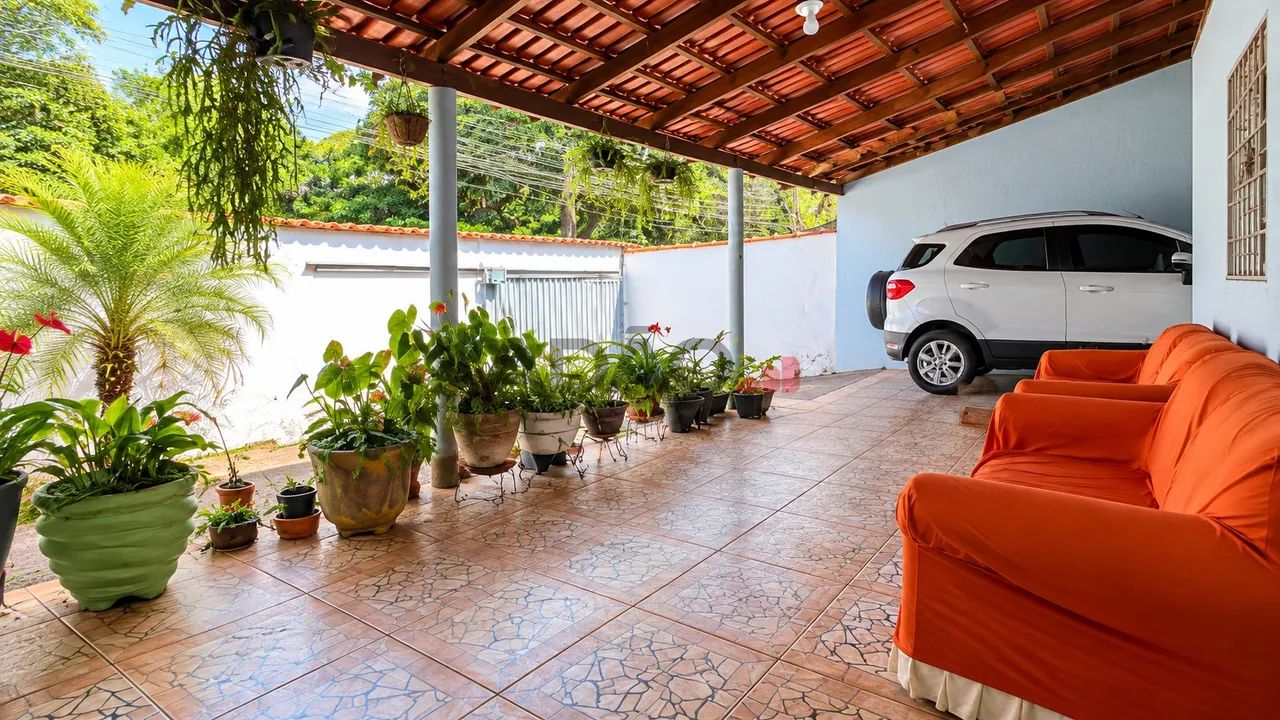 Casa com 3 Quartos e Suíte na Vila Itatiaia  Goiânia