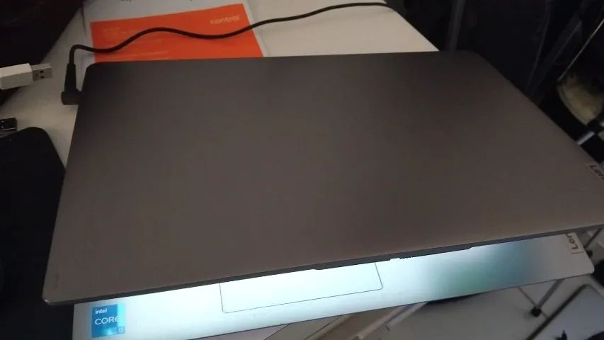 Notebook Lenovo IdeaPad | Intel Core i3 | 12GB RAM | SSD 240GB - Bom Estado!