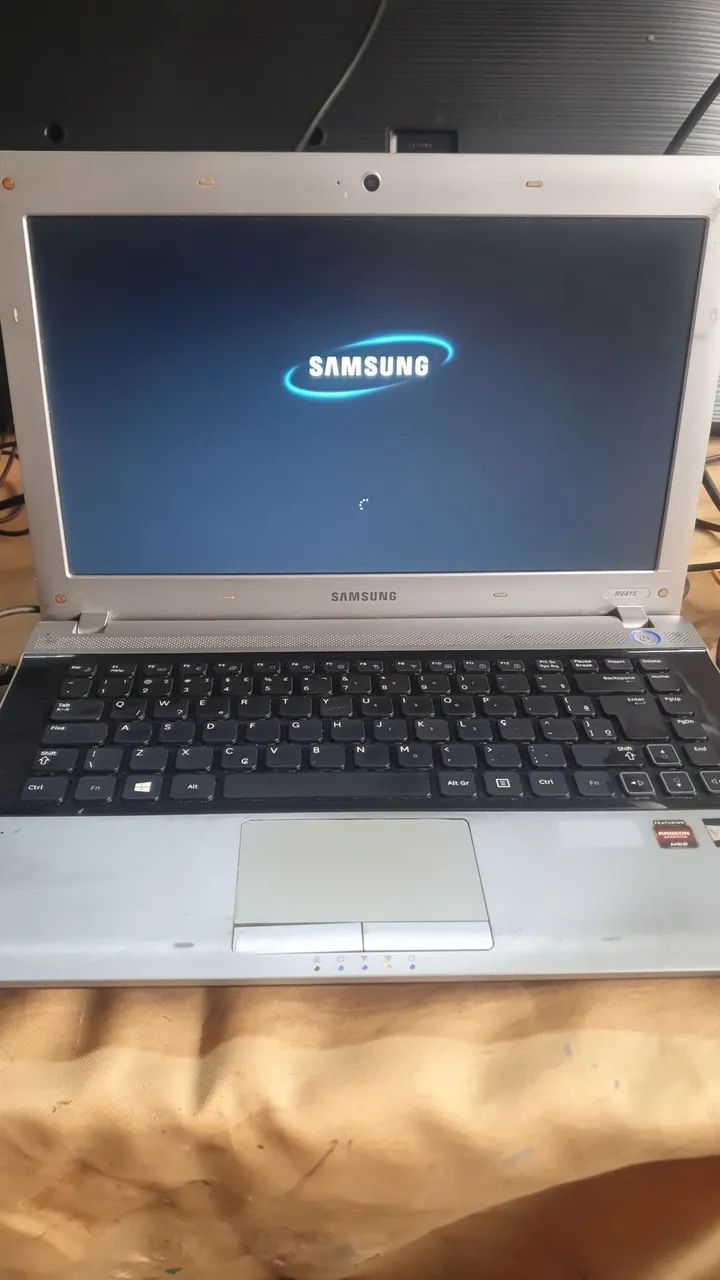 Vendo dois notebook.
