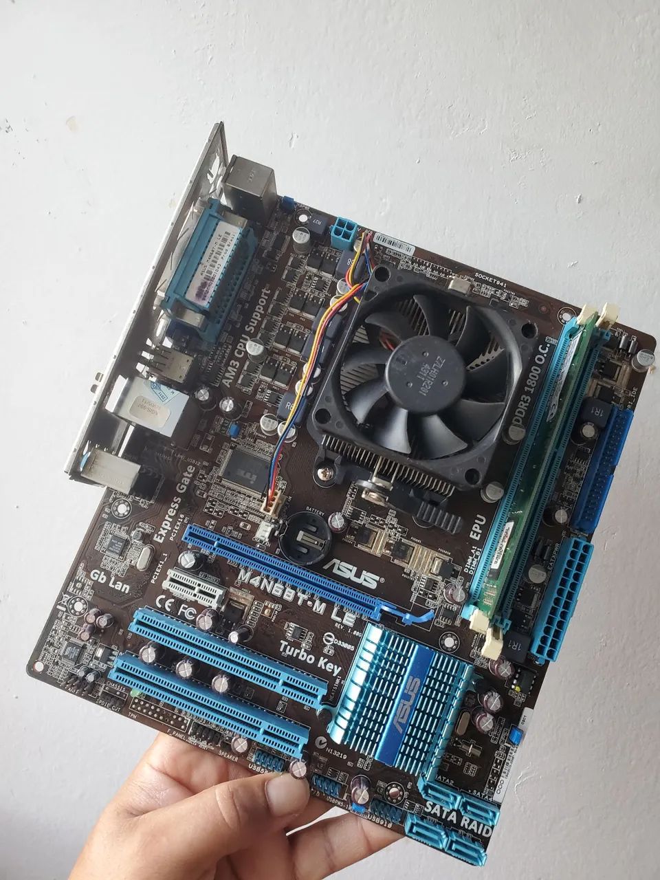 PLACA MÃE ASUS M4N68T-M LE - Peças de Hardware - Guará II