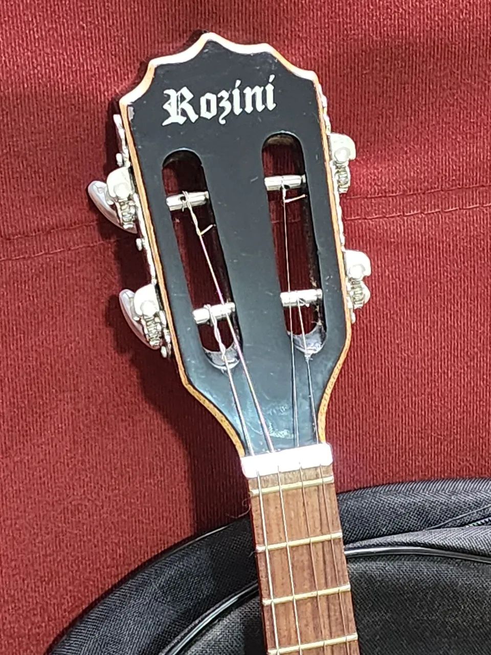 Cavaquinho ROZINI ELÉTRICO Fundo de Fibra  ( Desapego) - Foto 4