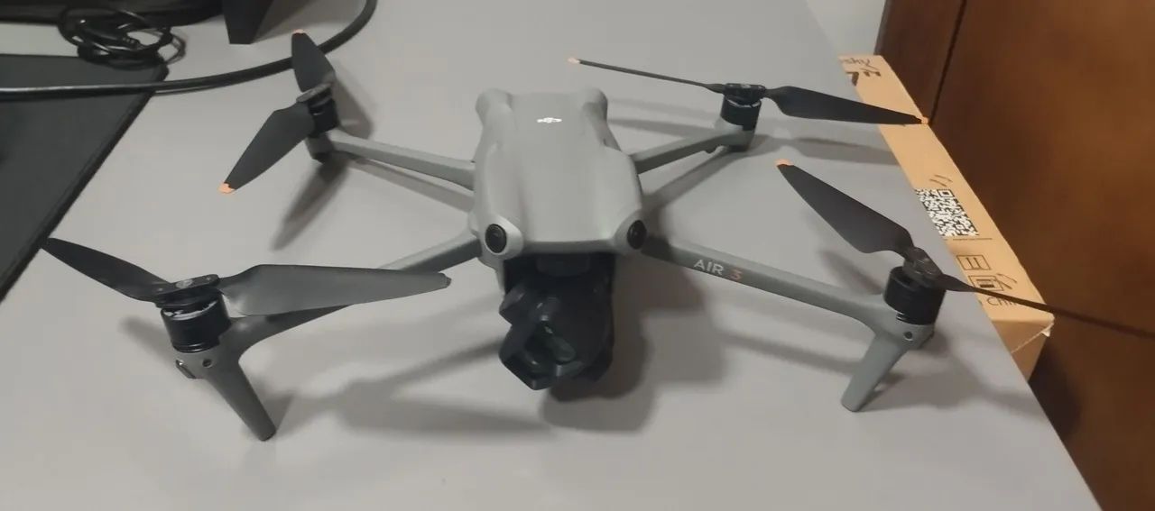 Drone DJI Air 3 | 2 Câmeras 48MP | 4K | Tele 3x | 1 Bateria
