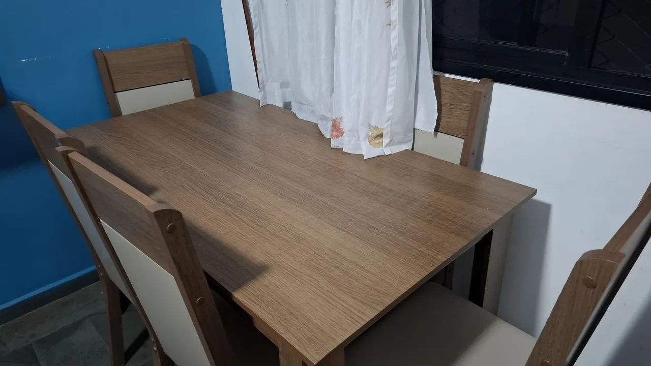 Vendo se um mesa de 6 cadeiras  - Foto 2