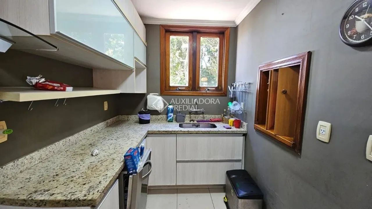 Casa com 3 quartos e 2 vagas de garagem no bairro Tristeza - Foto 8