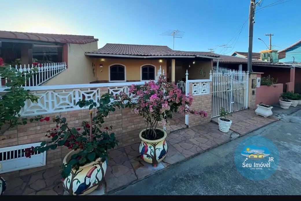 Casa linear em Condomínio