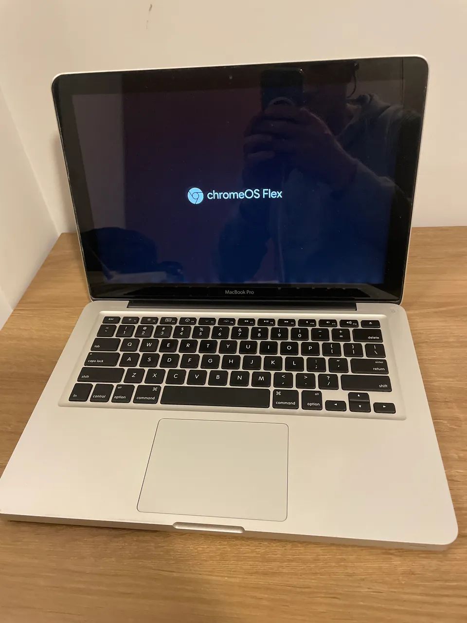 MacBook Pro mid 2010 core2duo bem cuidado 8gb ram 128gb ssd chrome os - Foto 3