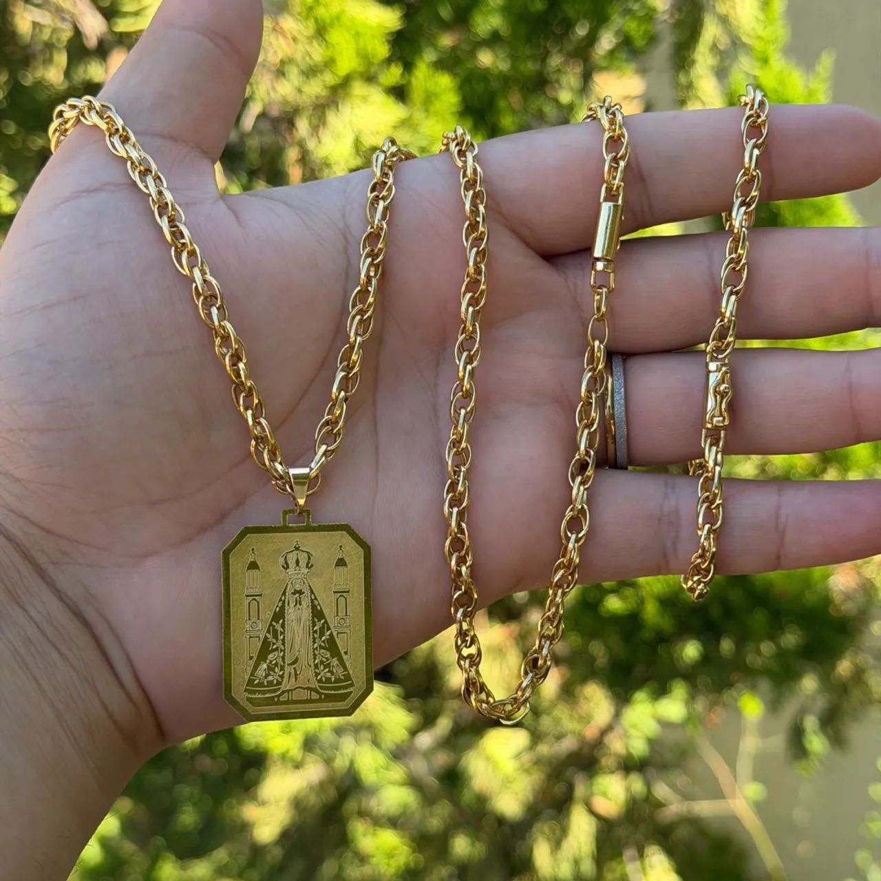 Corrente moeda antiga com banho de ouro 18k - Foto 2