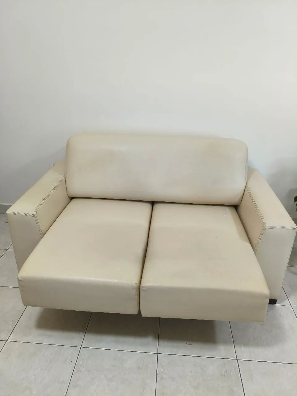 Sofá de couro retrátil 2 lugares - Foto 5